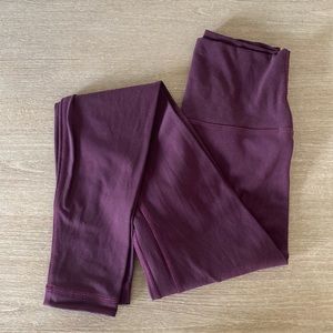 Lululemon Wunder Train High-Rise Tight 28”, burgundy, size 2